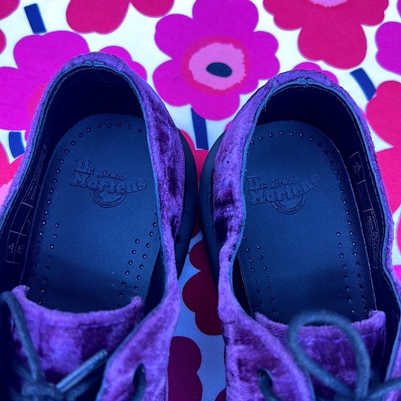 💕 Dr. Martens Purple Shimmer 14482 Crushed Velvet Oxfords 💕 - Picture 16 of 17